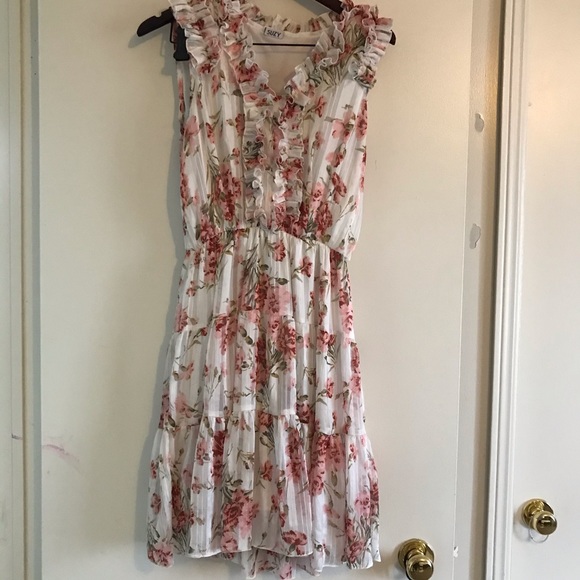 Suzy Shier Dresses & Skirts - 🎀 2/30 🎀 Floral dress